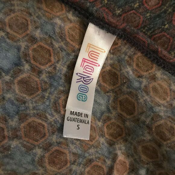 LuLaRoe Womens Top Size Small Classic T Geometric Hexagon Print Faded Look NEW - Picture 5 of 7